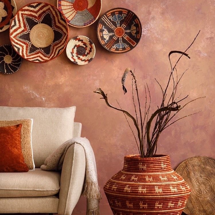 The Wall Basket Set includes intricately designed plates and bowls, crafted in a variety of patterns, colours, and shapes—perfect for adding artistic charm to your space.